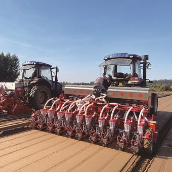10 row pneumatic onion seeder 4